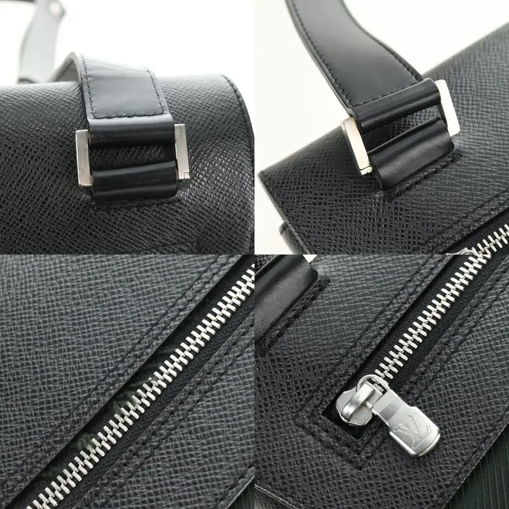 Louis Vuitton Taiga Saratov GM Shoulder Bag Black